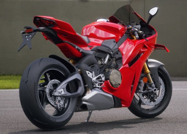 Ducati Panigale V4S 2025 Red back