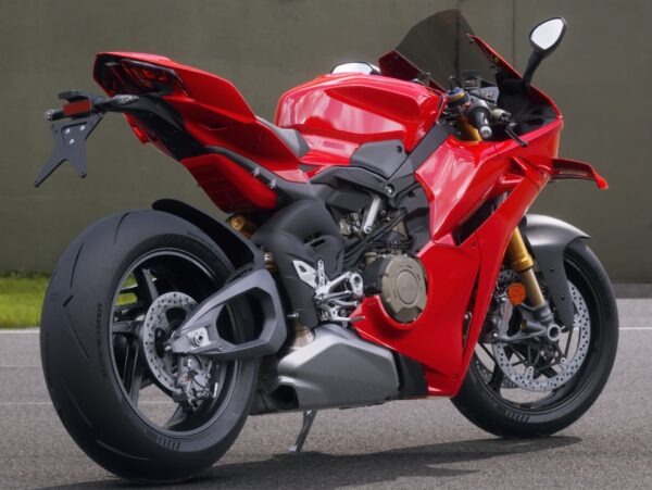 Ducati Panigale V4S 2025 Red back