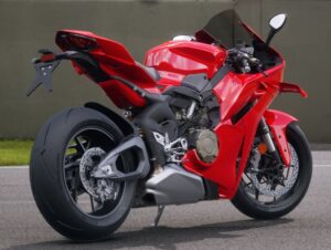 Ducati Panigale V4 2025 Red back