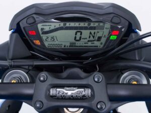 Suzuki GSX-S1000 2015 blue dashboard