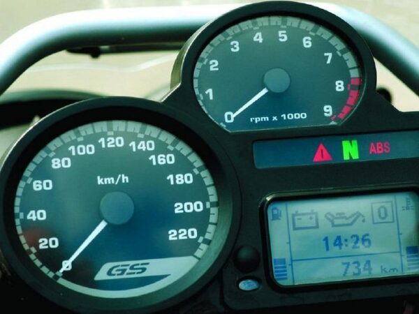 BMW R 1200 GS 2004 dashboard