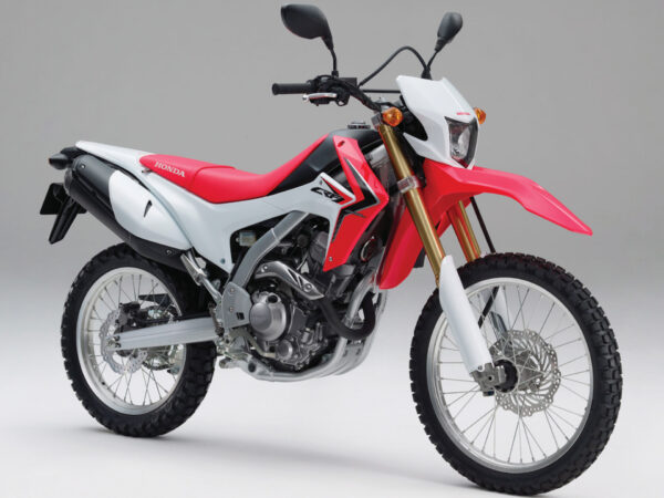 Honda CRF250L 2013 red and white front