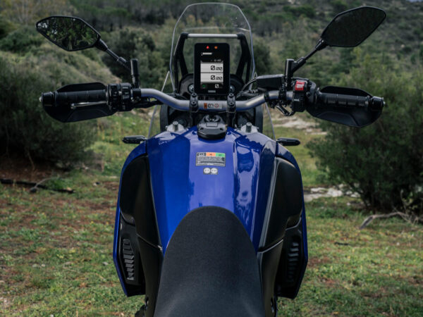 Yamaha Tenere 700 Extreme 2024 Icon Blue cockpit