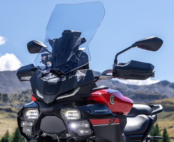 Yamaha Tracer 9 2025 Redline headlight