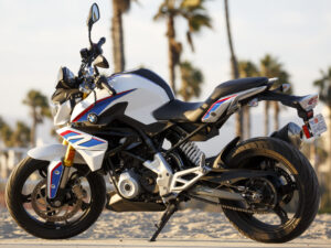 BMW G 310 R 2016 Pearl White Metallic back