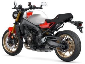 Yamaha XSR900 2025 Legend Red back