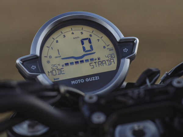 Moto Guzzi V7 Sport 2025 dashboard