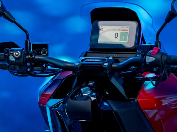 Honda ADV350 2025 Hyper Red cockpit