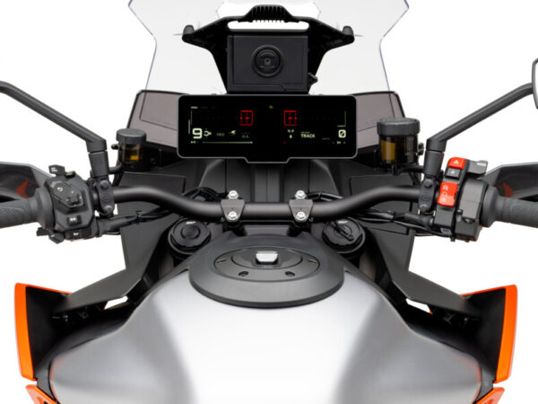 KTM 1390 Super Duke GT 2025 orange cockpit