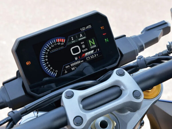 Suzuki GSX-S1000 2025 dashboard