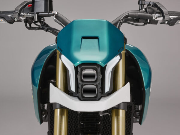 Benelli BKX 300 S 2025 Oxide Green headlight