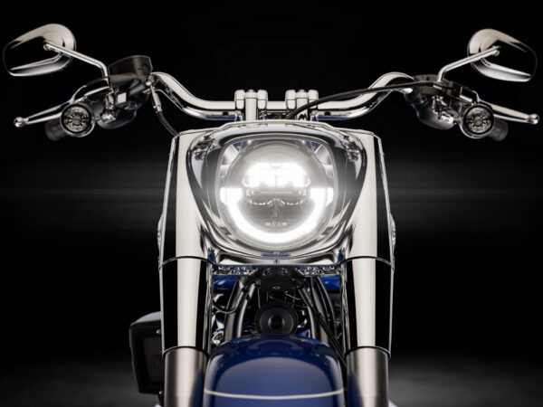 Harley-Davidson Fat Boy 2025 Blue Burst headlight