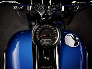 Harley-Davidson Fat Boy 2025 Blue Burst dashboard