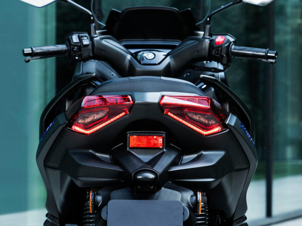 Yamaha XMAX 300 2025 Icon Black taillight