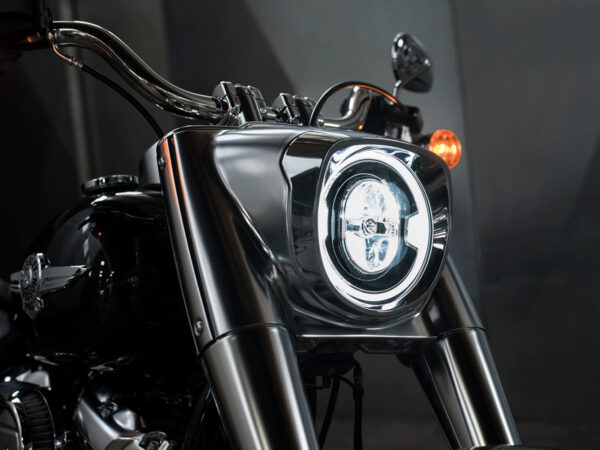 Harley-Davidson Fat Boy 114 2018 Vivid Black headlight