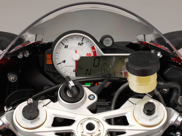 BMW S 1000 RR 2015 Racing Red Light White dashboard